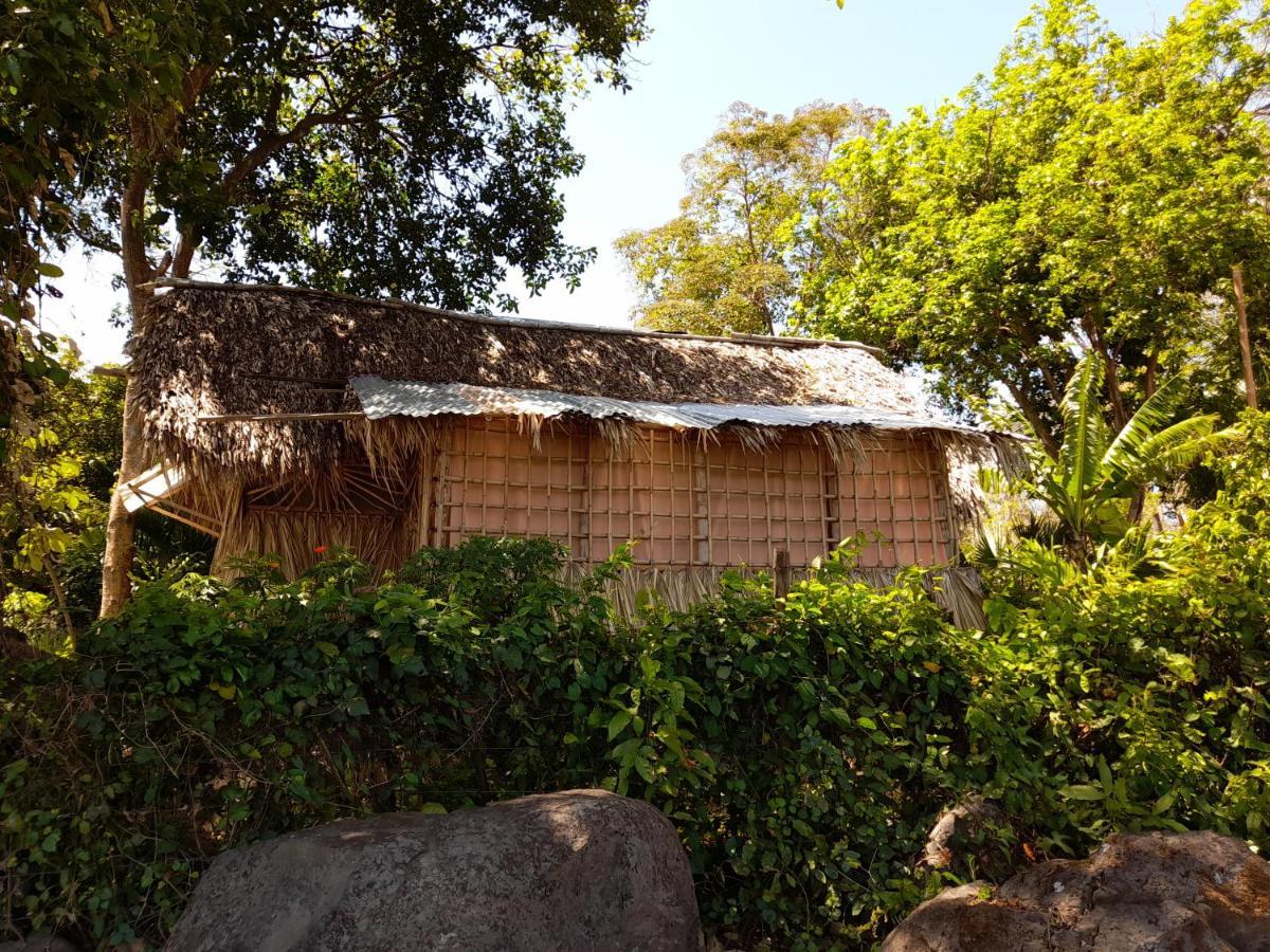El Bamboo Cabins Balgue Exterior foto